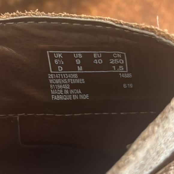 Clarks | Women's Camzin Hale Ankle Boot, Brown/Tan Suede - Picture 6 of 7